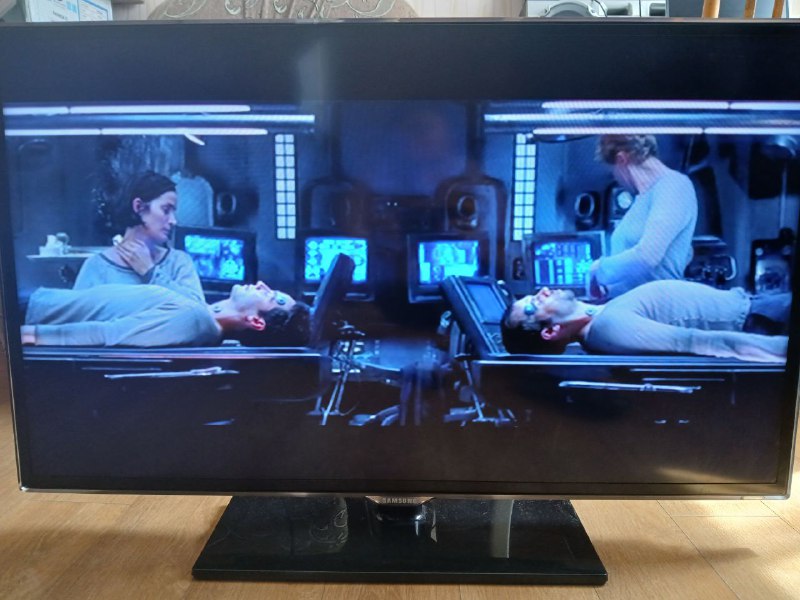 Телевизор Samsung Smart TV 40 дюймов 2