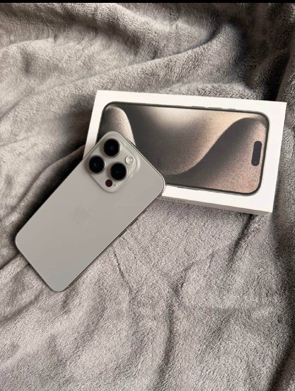 IPhone 15 Pro Desert Titanium 256GB, IPhone 15 Pro Blue Titanium 128GB 2