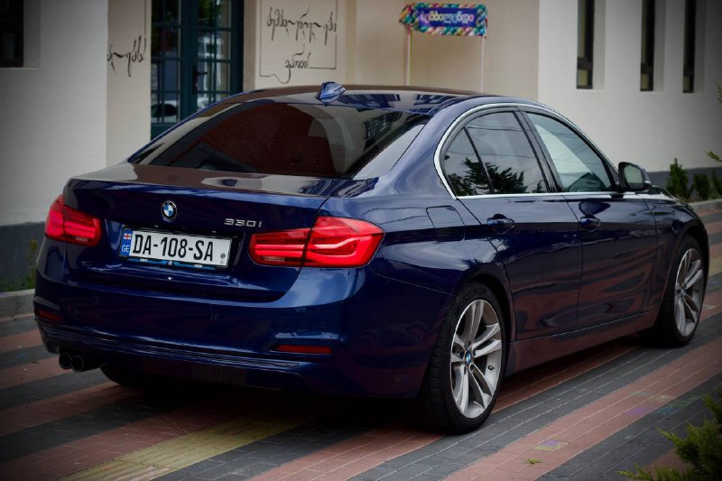 BMW 330i F30 2016 бензин 252 л.с. седан автомат 3