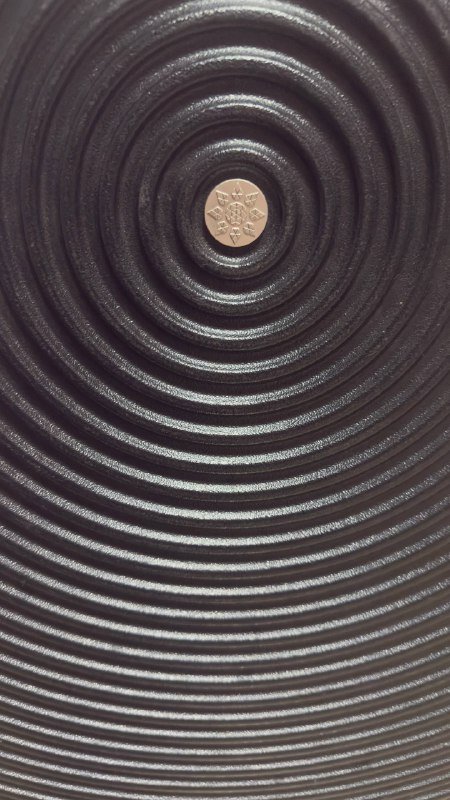 Чемодан размера L вместительный без дефектов 3