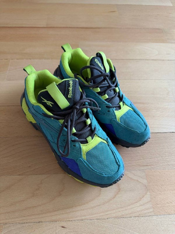 Ботинки Reebok 36 размера, натуральная замша