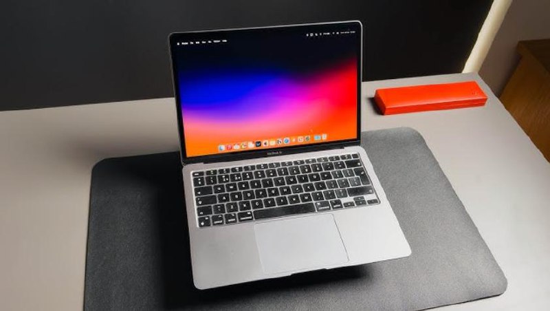 Macbook Air M1 Silver 8gb 256gb, Ipad 9th 64gb space gray