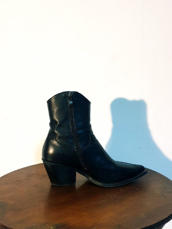 Казаки демисезонные экокожа на каблуке 37 р-р 3