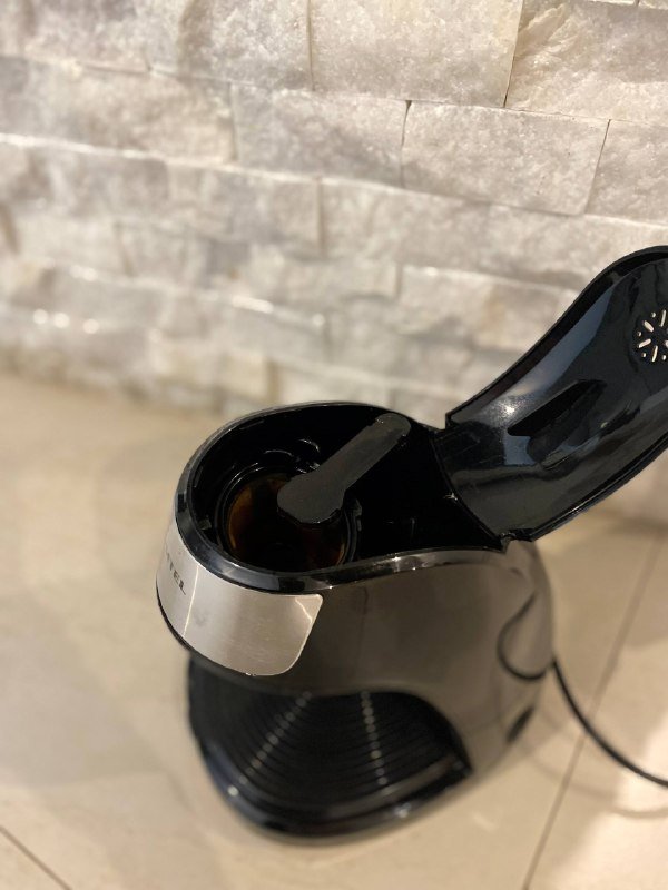 Кофеварка Kumtel с двумя кружками 2