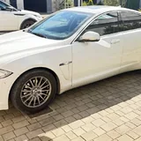 Jaguar XF 2013 3