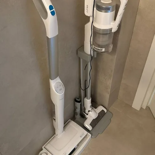Пылесос Midea, моющая швабра Sencor AQUA
