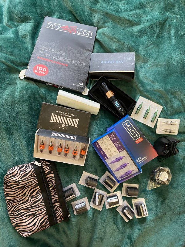 Машинка Ambition Flamingo и расходники для тату-мастера