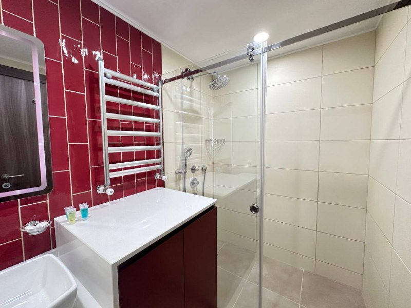 Просторная студия в аренду, 2 этаж, новый дом 5