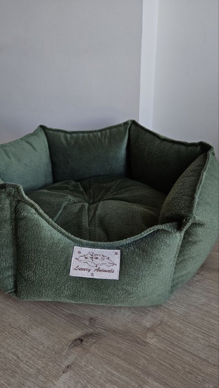 Лежанка или кровать для кошки, собаки