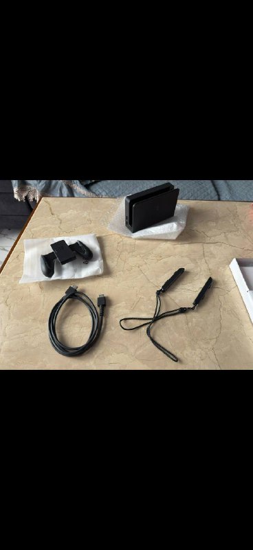 Nintendo Switch OLED, чехол, защитное зеркало, 3 игры 4
