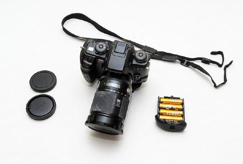 Детский стульчик для кормления, детская деревянная кроватка, фотокамеры и аксессуары