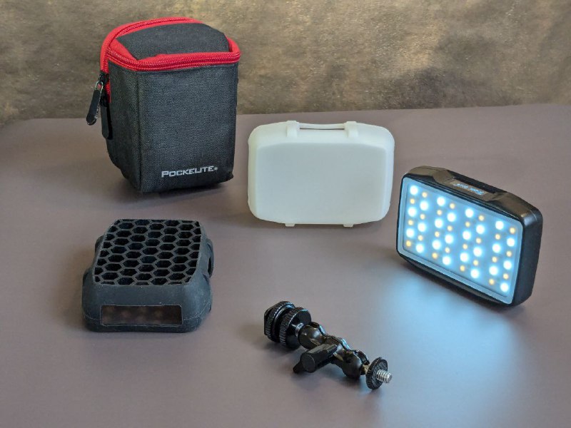 Портативный RGB свет Falcon eyes F7 с аксессуарами и чехлом