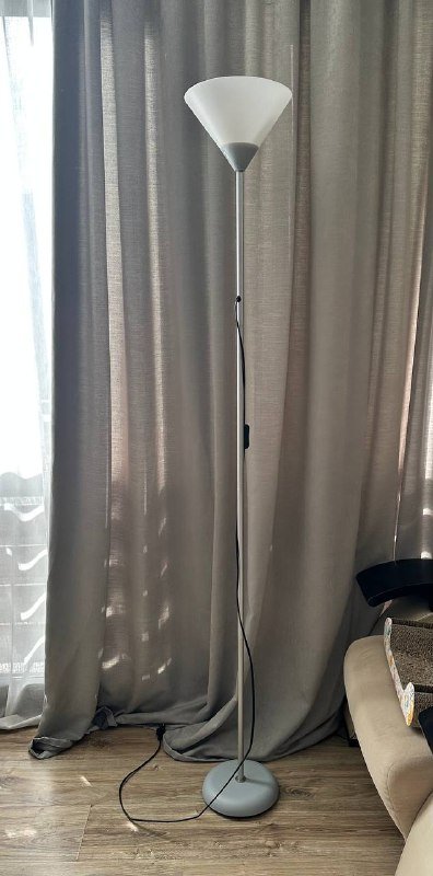Напольная лампа
