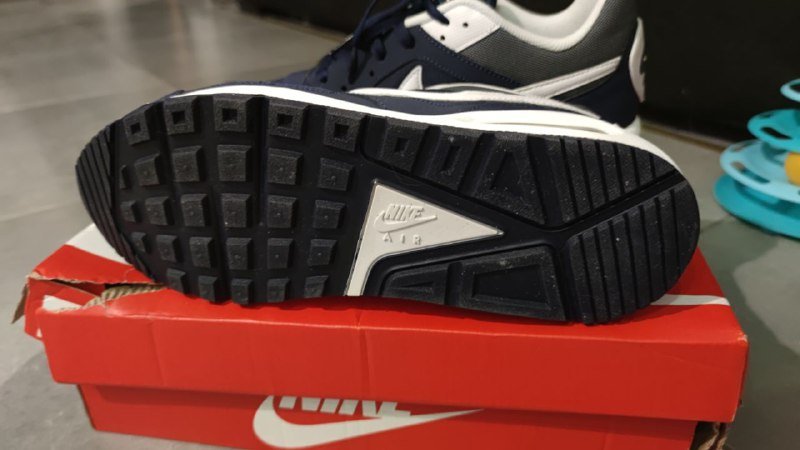 Новые кроссовки Nike AirMax 8