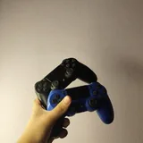PS4 Pro CUH-7208B с двумя джойстиками и играми 4