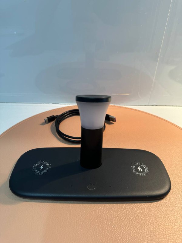 AirPods 3, Apple Watch 3, AirPods case, Docking station 4