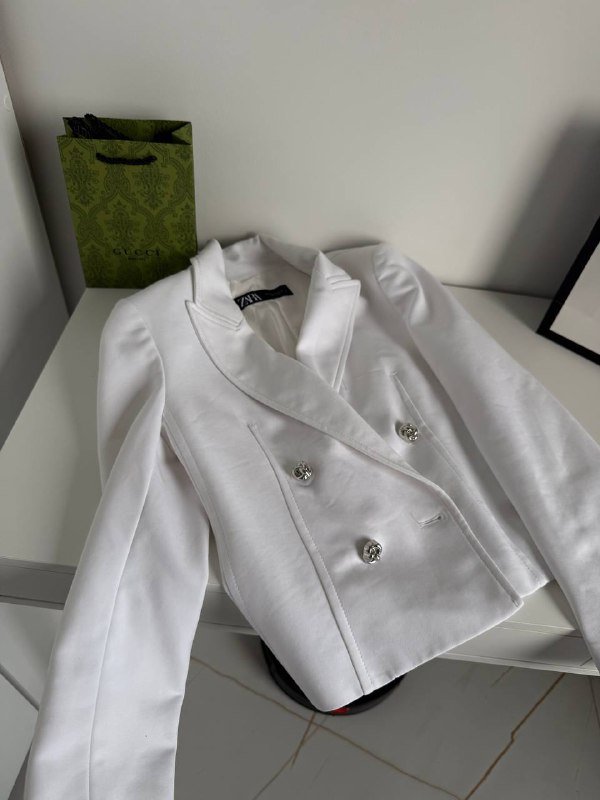 Белый пиджак Zara