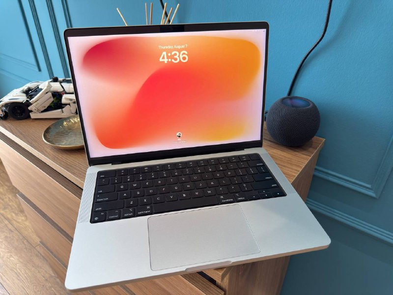 MacBook Pro 14” M4 Silver