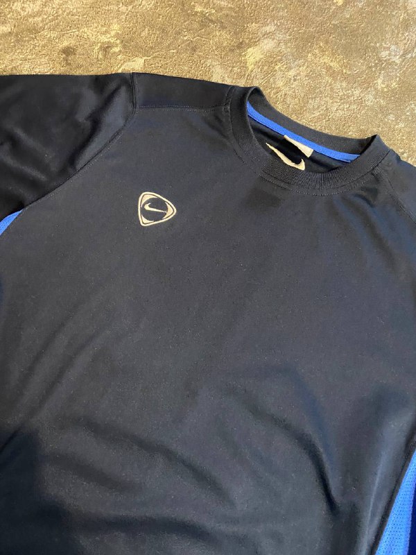 Vintage Nike sport T-shirt 2