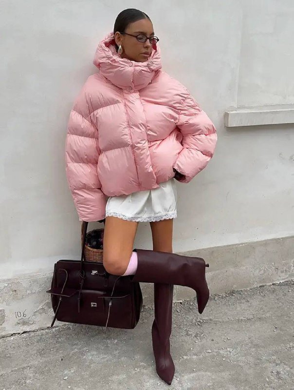 Нежно розовый пуховик размер M 6