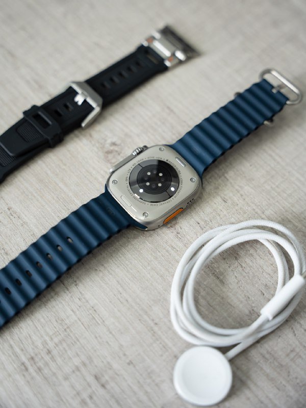 Apple Watch Ultra 2, 2 ремешка, зарядное 4