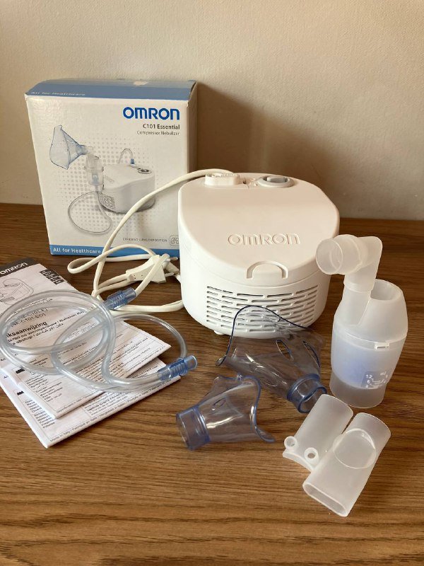 Ингалятор OMRON C101 с аксессуарами