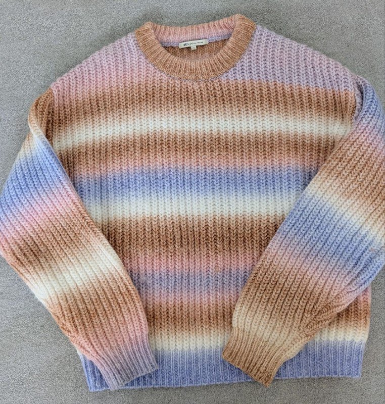 Женский свитер размер М 2