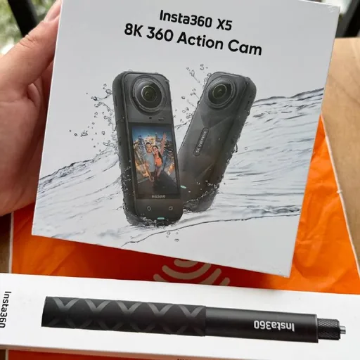 Insta360 X5 8K экшн-камера с селфи-палкой
