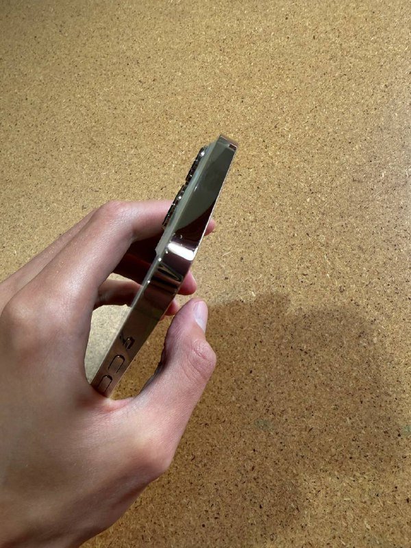 iPhone 13 Pro Max 256gb с чехлом и кабелем 3