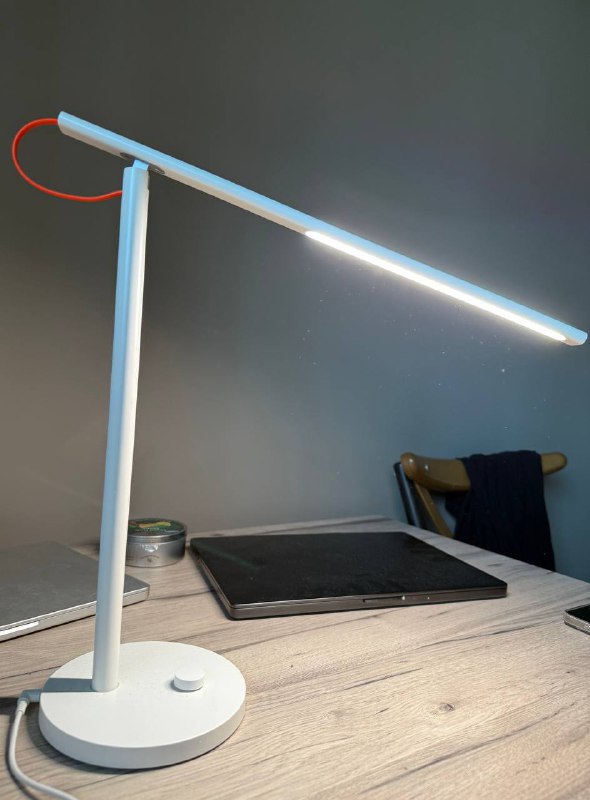 Умная настольная лампа Xiaomi Mi LED Desk Lamp 1S