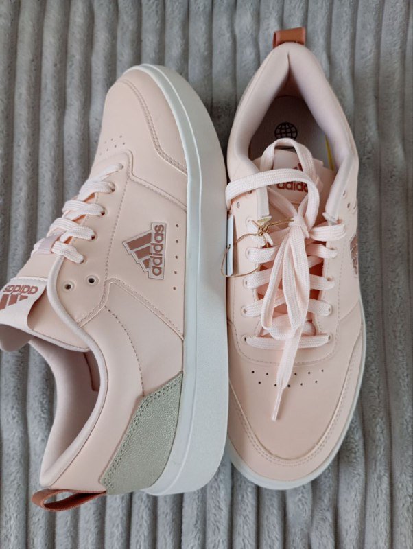 Новые мужские кроссовки Adidas размер 42-43