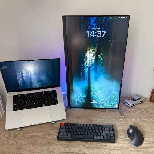 LG UltraFine 27UP850 Monitor