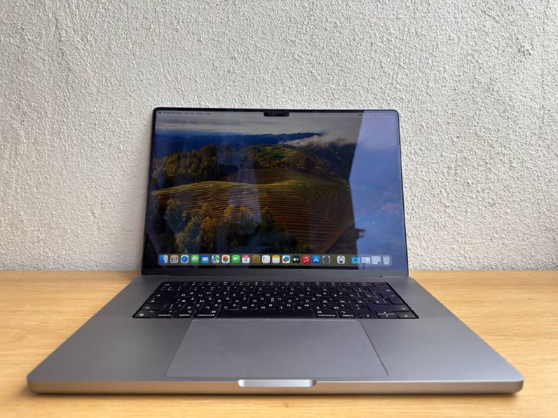 Macbook Pro 16 M1 pro 16GB RAM 512GB SSD