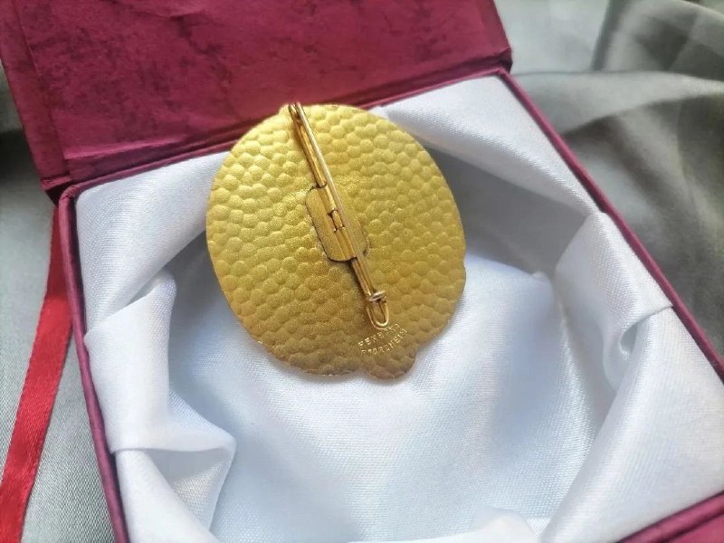 Немецкая винтажная брошь. Клемо ювелирного завода. 3