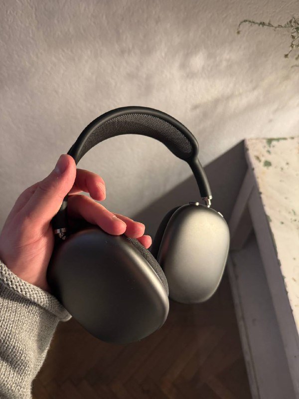 AirPods Max, фитнес-трекер Mi band 7 pro, микрофон петличка