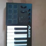 MIDI-клавиатура Alesis V49 5