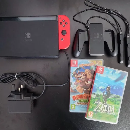Nintendo Switch OLED с играми и аксессуарами