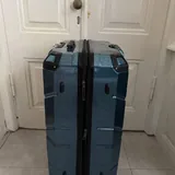 Чемодан большой 2