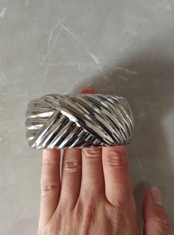 Металлический объемный браслет