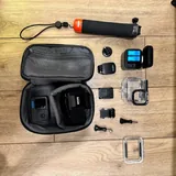 GoPro Hero 10 Black, комплект аксессуаров, аккумуляторы 1
