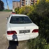 Mercedes W210 E220 2