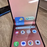 Samsung Galaxy Z Flip 7 4