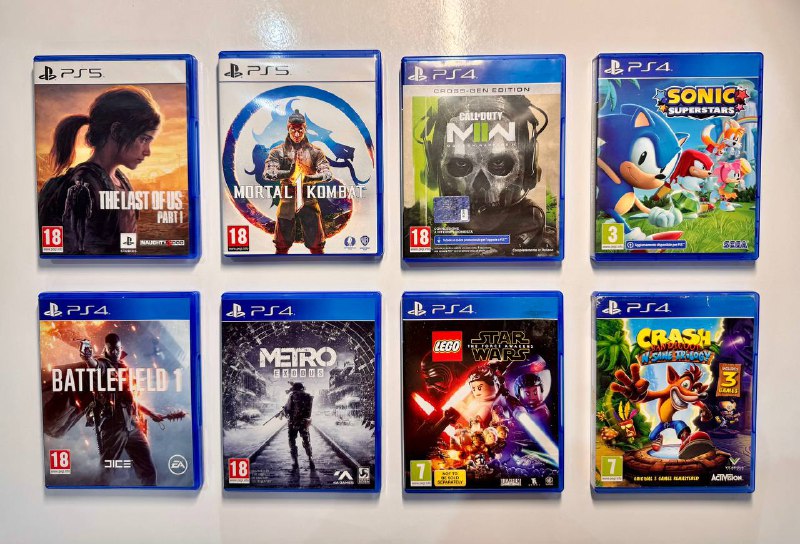 Диски PS5 и PS4 с играми