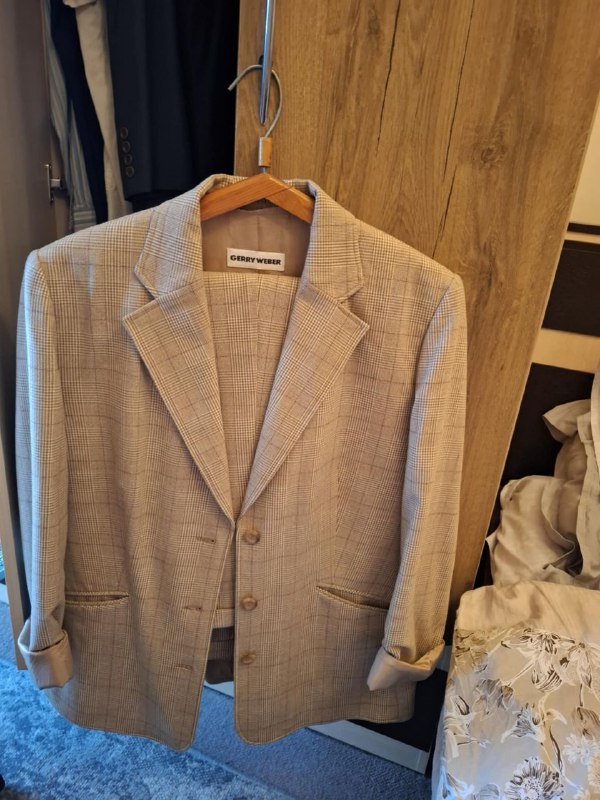 Женское пальто и костюм размер L 5