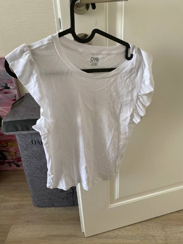 Leggings, tops, and sweaters 7