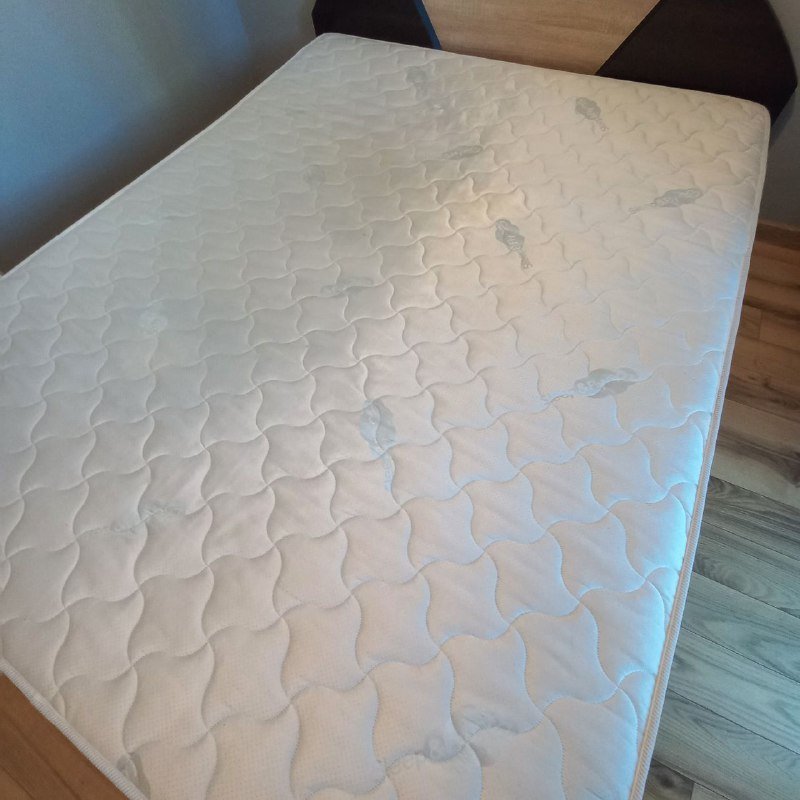 Кровать и матрас 1,60 × 2,00 4