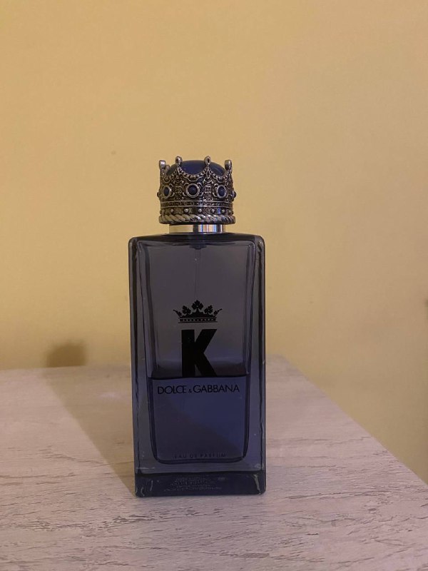 Духи Dolce&Gabbana, худи Champion, рубашка Wrangler, кофта Kappa&Gosha Rubchinskiy, жакет Italia