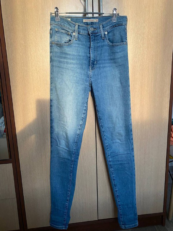 Женский топ, блузка, свитер, худи, джинсовая юбка, джинсы Levi’s 6