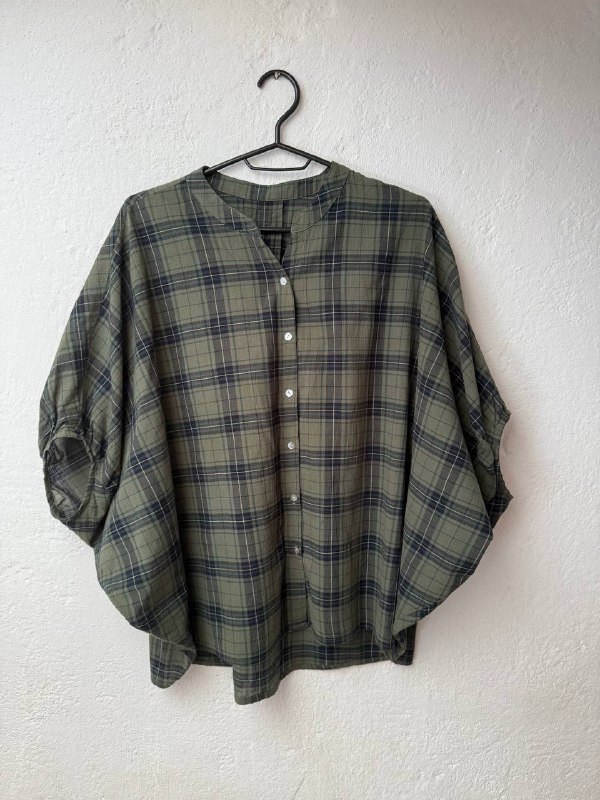 Сумка Mattioli, жакет Zara, рубашка, платье Lime, джинсы Levi’s 7