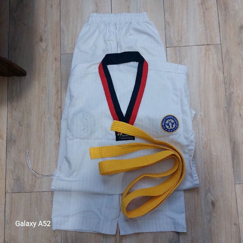 самокат, перчатки, динамики, монитор, чехол, рубашка, форма для тхэквондо, туфли, ботинки, кеды, сумка, часы, браслет 10